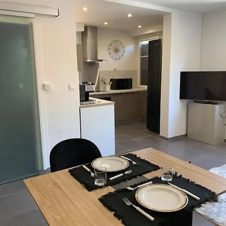 Apartment Grand Studio A 2 Mn De La Mer Cannes